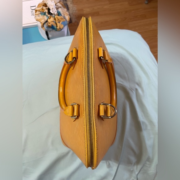 Vuitton Yellow Epi Leather Alma Bag - Picture 13 of 17